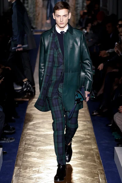Look 30